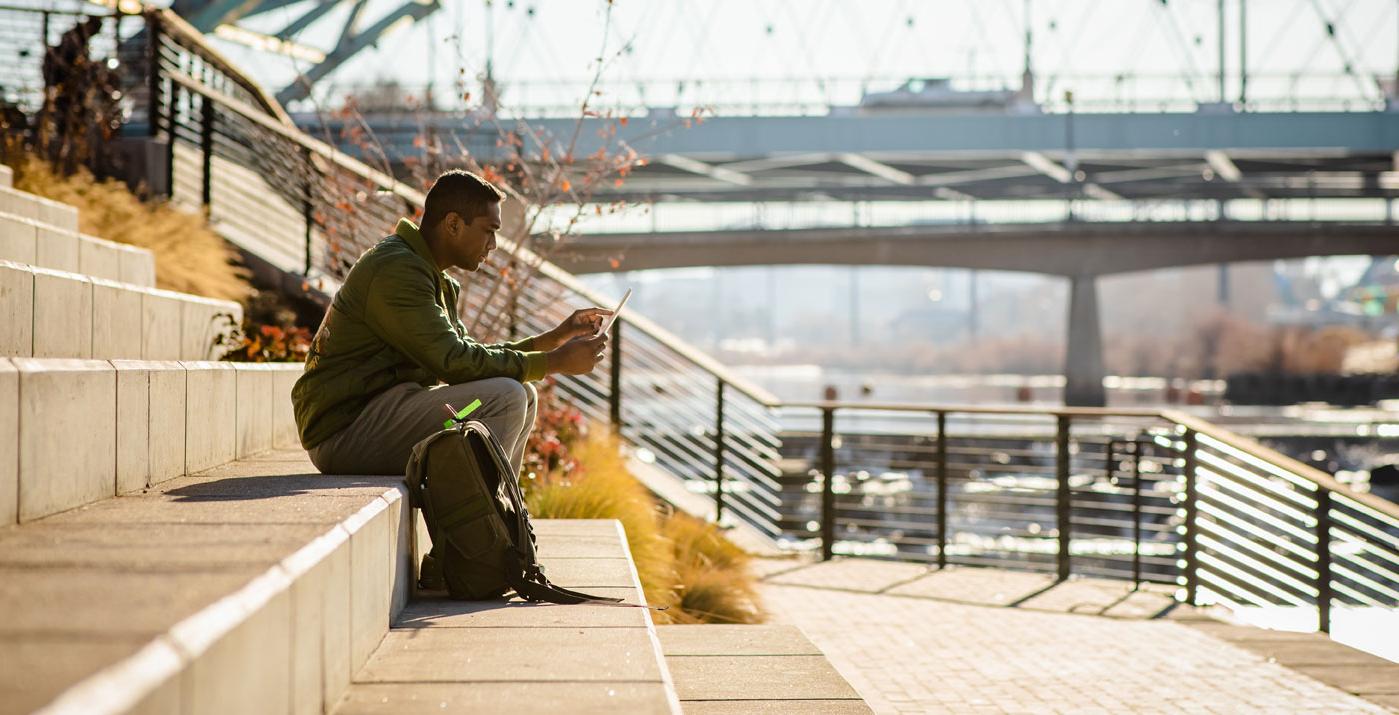 Student remote studying outside