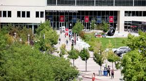 An aerial view of students walking in front of the Jordan Student Success Building at MSU Denver